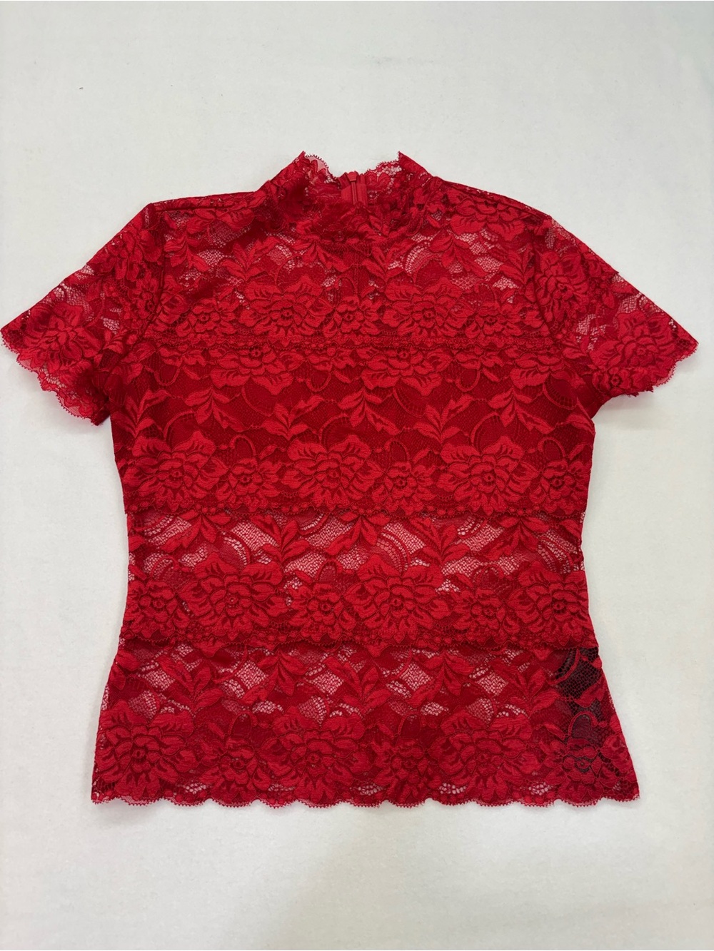 Guess Red Floral Lace Mock Neck‎ Short Sleeve Top